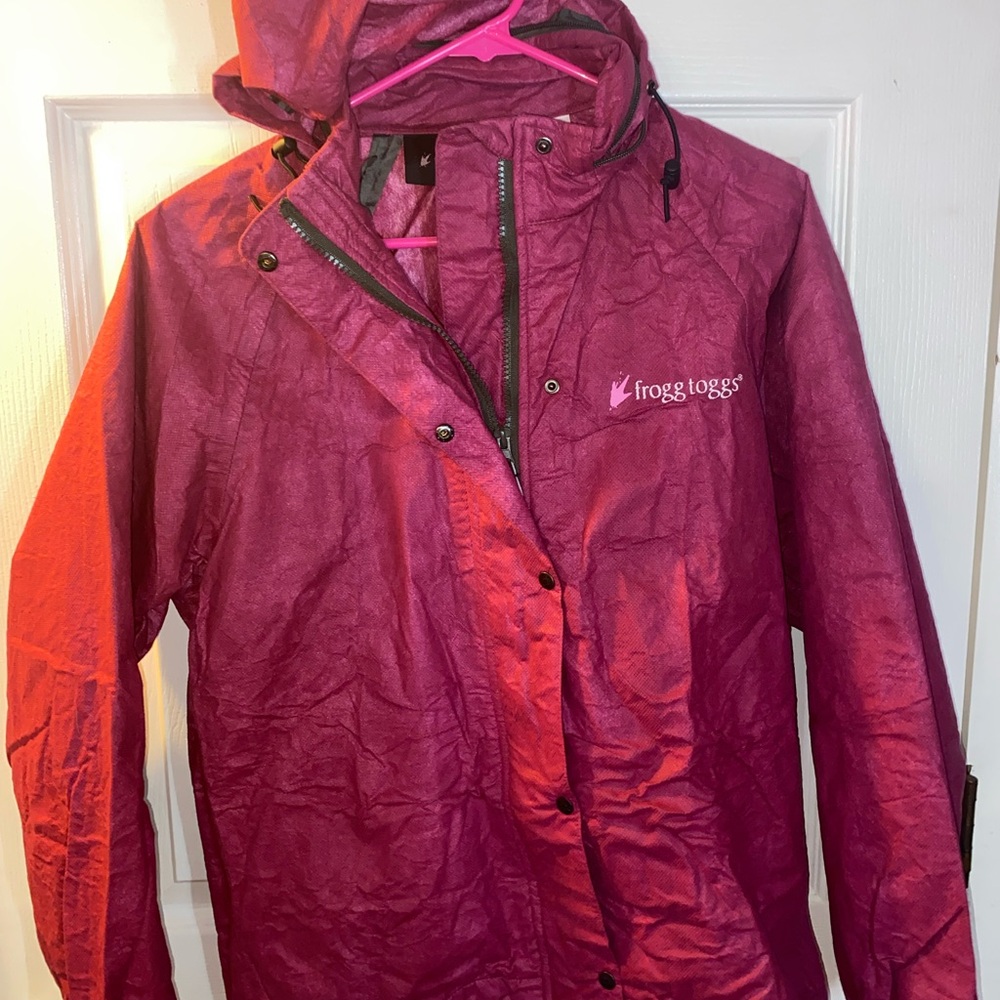 Frogg Toggs Women’s Hooded Waterproof Jacket- Pink/ Black Cherry- Size small